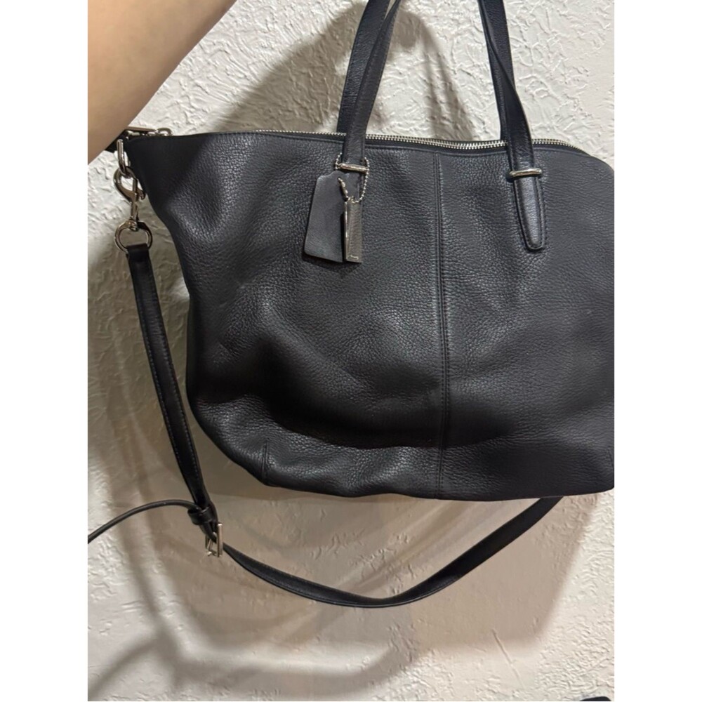 Coach Black Pebbled Leather Shoulder Bag with Removable Strap see flaw